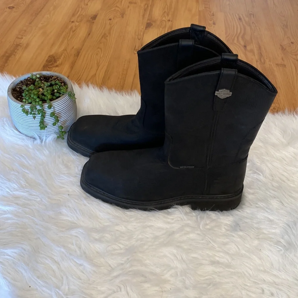 Black Men's Pull-On Work Boots - Brand Unknown